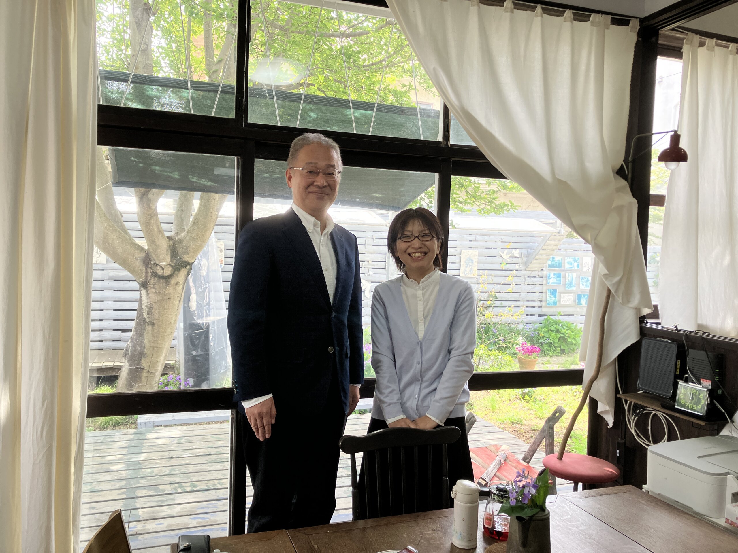 仲良し夫婦は、かつて日本一の剣士を目指したカリスマ予備校講師と
